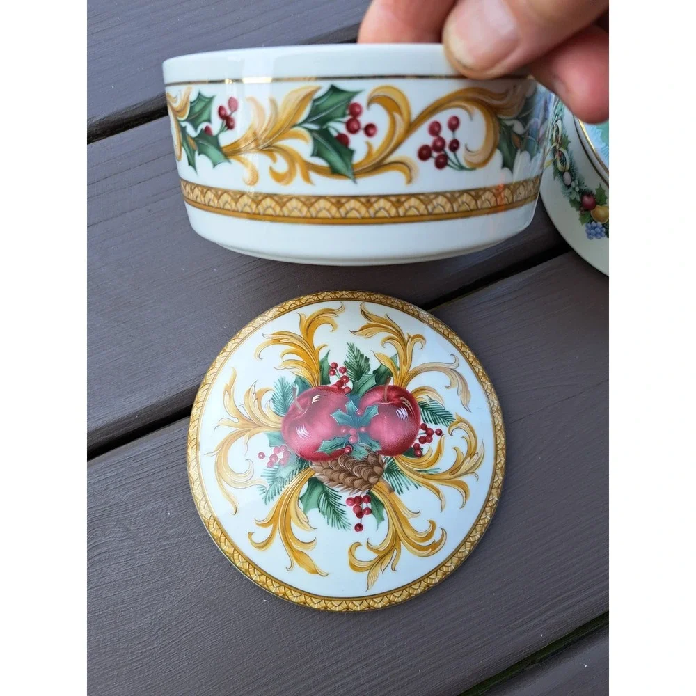 Set Of 2 Mikasa Christmas Decorative Collectable Porcelain Trinket Boxes Japan